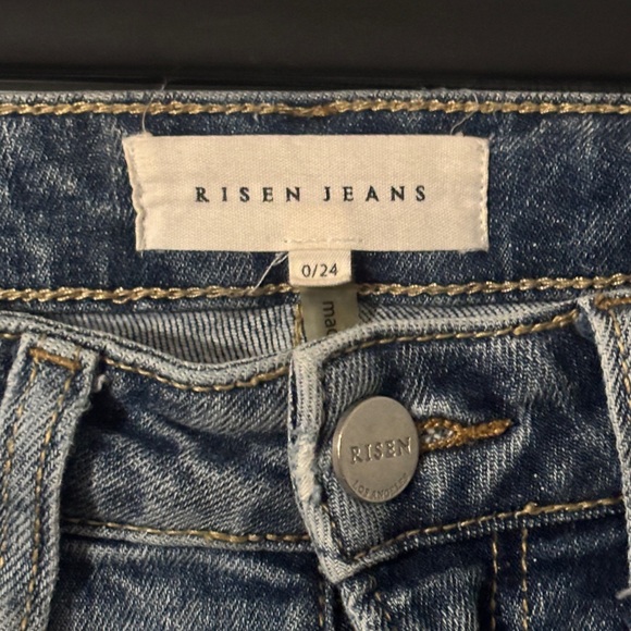 Distressed Risen Blue Jeans - Picture 2 of 12